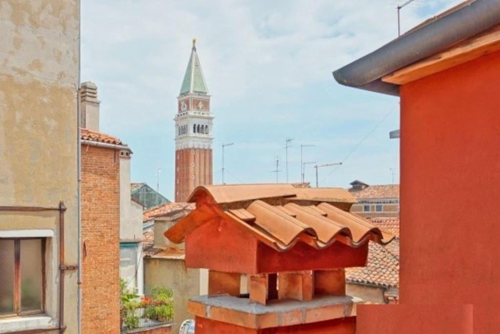 On The Roofs To Piazza San Marco - Venezia Venecia