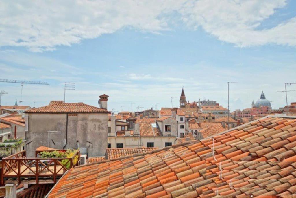 On The Roofs To Piazza San Marco - Venezia *